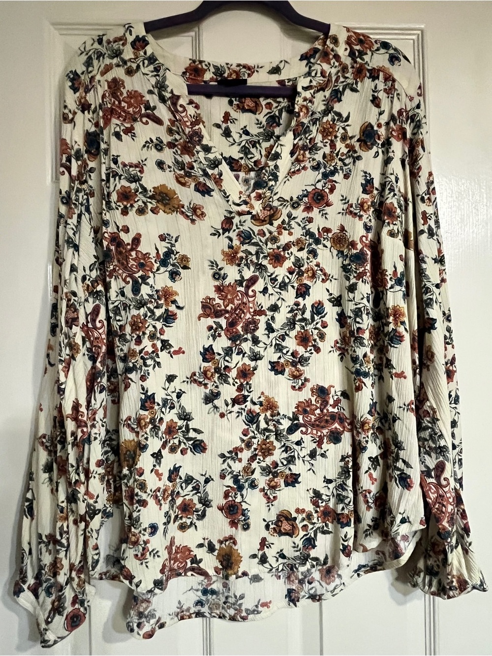 torrid Ivory Floral V-Neck Long Sleeve Blouse
